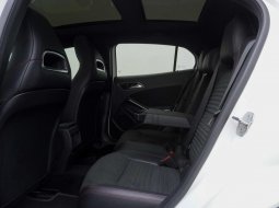 Mercedes-Benz GLA 200 Gasoline 2018  - Beli Mobil Bekas Murah 5