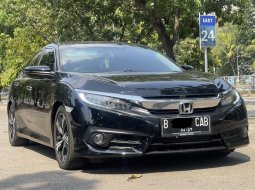 Honda Civic 1.5L Turbo 2017 Hitam.  Jual Cepat Siap Pakai..!!!