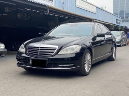 Mercedes-Benz S-Class 300 1