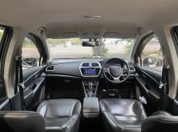 Suzuki SX4 S-Cross AT 2018 Putih 8