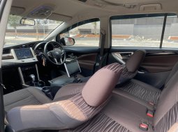 Toyota Kijang Innova V A/T Diesel 2021 Hitam 8