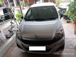  TDP (7JT) Daihatsu AYLA D PLUS 1.0 MT 2023 Silver  2