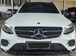 Mercy GLC 200 AMG Night Edition AT 2019 Polar White Km Cuma 15rban Mulus Gress Siap Pakai