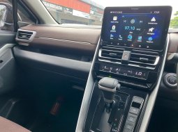 Toyota Kijang Innova Zenix V AT Matic Bensin 2022 Putih 5