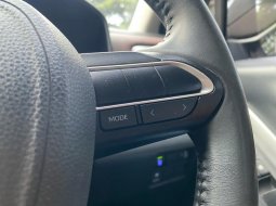 Toyota Kijang Innova Zenix V AT Matic Bensin 2022 Putih 9