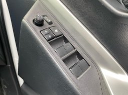 Toyota Kijang Innova Zenix V AT Matic Bensin 2022 Putih 8