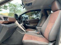 Toyota Kijang Innova Zenix V AT Matic Bensin 2022 Putih 12