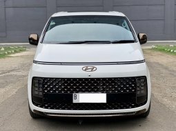 Hyundai Staria Signature 9 2022 Putih
