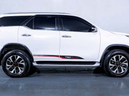 Toyota Fortuner 2.4 TRD AT 2019 9