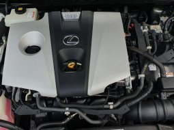 KM22rb Lexus ES 300h hybrid Ultra Luxury At 2019 Sedan putih 7