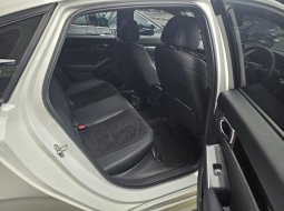 Honda Civic RS Turbo AT ( Matic ) 2023 Putih Km 2rban Good Condition Siap Pakai 6