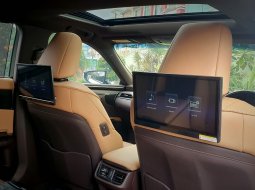 KM 22rb! Lexus ES 300h Ultra Luxury AT 2019 Putih 18