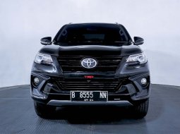 Toyota Fortuner 2.4 TRD AT 2019 1