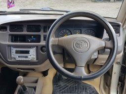 Toyota Kijang LGX 2004 Brightsilver 9