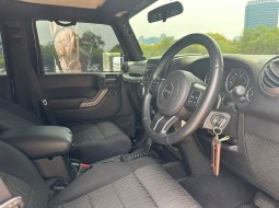 Jual Jeep Wrangler Sport Unlimited 2011 SUV  Siap Pakai.. 6