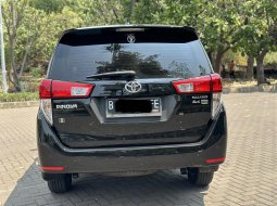Jual Cepat Toyota Kijang Innova V A/T Diesel Hitam Siap Pakai… 6