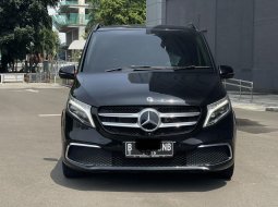 Jual Mercedes-Benz V-Class V 260 2019 Hitam Siap Pakai… 3