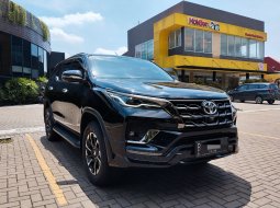 Toyota Fortuner New 4x2 2.4 GR Sport AT Matic 2021 Hitam 4