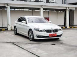 BMW 5 Series 520i 2018 Putih