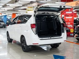 Toyota Kijang Innova V M/T Diesel 2017 Putih 6