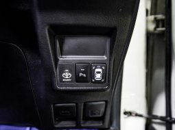 Toyota Kijang Innova V M/T Diesel 2017 Putih 17