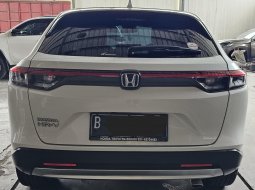 Honda HRV Special Edition A/T ( Matic Panoramic Sunroof ) 2022 Putih Km 19rban Mulus Siap Pakai 6