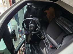 Honda HRV Special Edition A/T ( Matic Panoramic Sunroof ) 2022 Putih Km 19rban Mulus Siap Pakai 7
