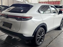 Honda HRV Special Edition A/T ( Matic Panoramic Sunroof ) 2022 Putih Km 19rban Mulus Siap Pakai 8