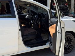 Toyota Kijang Innova 2.5 G 2016 Putih 8