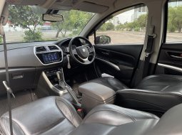 Jual Mobil Suzuki SX4 S-Cross AT 2018 Putih siap pakai… 8