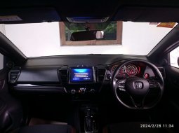 Honda City Hatchback RS CVT 2021 8