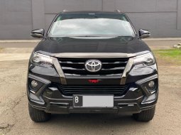 Toyota Fortuner 2.4 TRD AT 2019 Hitam