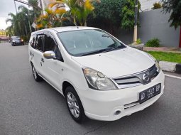 Nissan Grand Livina SV 2012 Putih