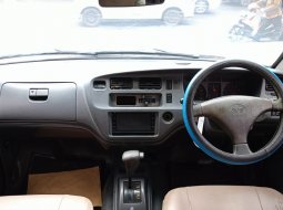 Toyota Kijang LGX 2000 MPV  7