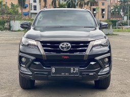 Toyota Fortuner TRD 2019 Hitam 1
