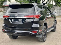 Toyota Fortuner TRD 2019 Hitam 6