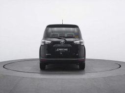 2016 Toyota SIENTA V 1.5 11