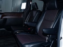 Toyota Voxy 2.0 A/T 2018 5