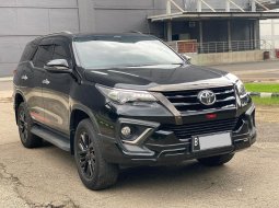 Toyota Fortuner 2.4 TRD AT 2019 Hitam 3