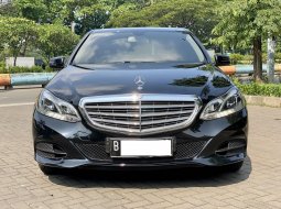 Mercedes-Benz E-Class E 200 2016 Hitam 1