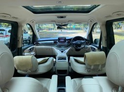 Promo jual mobil Mercedes-Benz V-Class V 260 2019 Hitam 7
