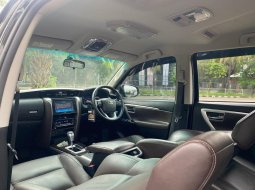 Promo mobil Toyota Fortuner VRZ 2019 Hitam siap pakai… 8