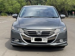 Promo jual mobil Honda Odyssey 2.4 2012 Abu-abu 3
