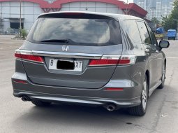 Promo jual mobil Honda Odyssey 2.4 2012 Abu-abu 4