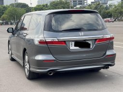 Promo jual mobil Honda Odyssey 2.4 2012 Abu-abu 5
