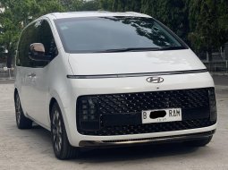 Promo jual mobil Hyundai Staria Signature 9 2022 Putih