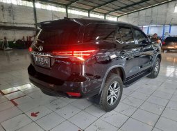 Toyota Fortuner 2.4 G AT 2017 4