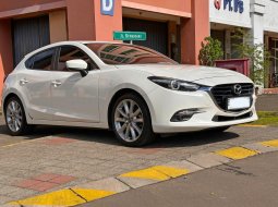 Mazda 3 Skyactiv AT 2018 White Km low 44rb DP 29jt Auto Approved