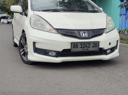 Jual mobil Honda Jazz 2012