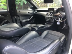 Promo jual mobil Mercedes-Benz A-Class A 200 2013 Putih 10